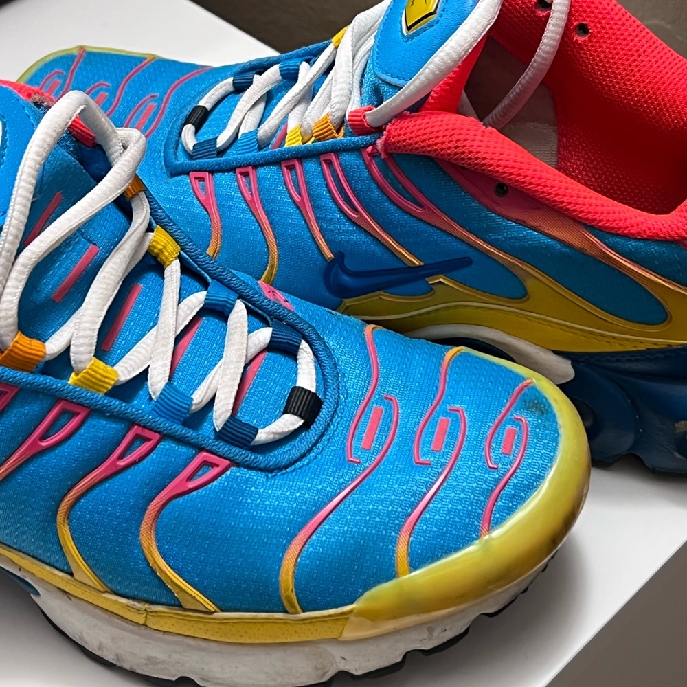 Nike Airmax 7Y (8.5 womens)